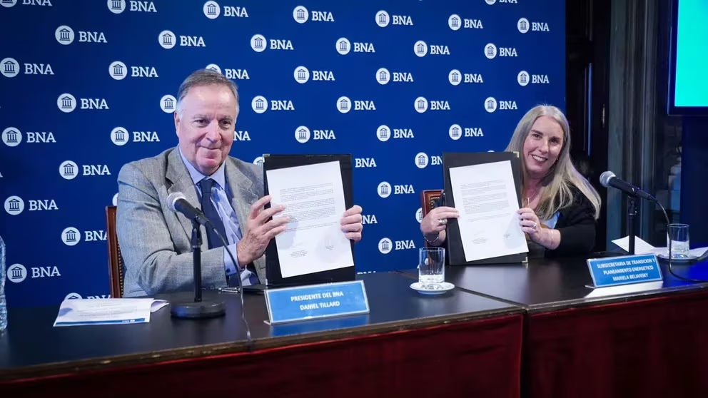 El presidente del Banco Nación, Daniel Tillard, y la subsecretaria de Transición y Planeamiento Energético, Mariela Beljansky, en el lanzamiento de las líneas de crédito.