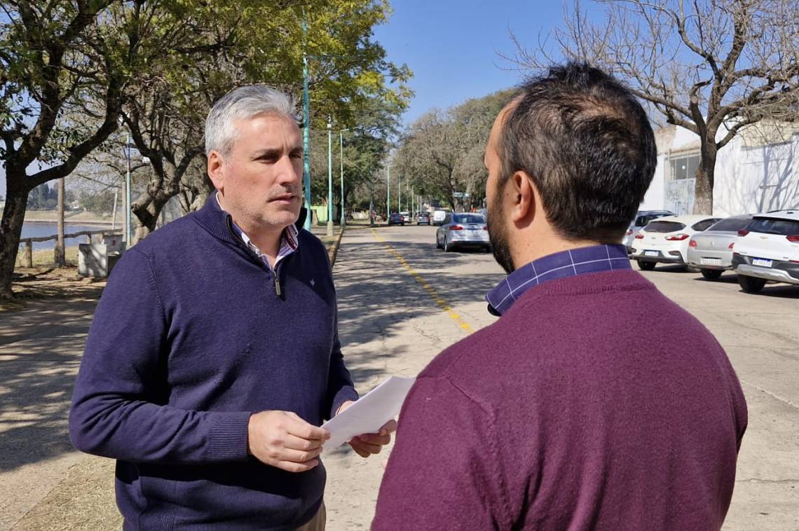 Rey Leyes presentó un proyecto para mejorar la seguridad vial en la zona de la costanera.