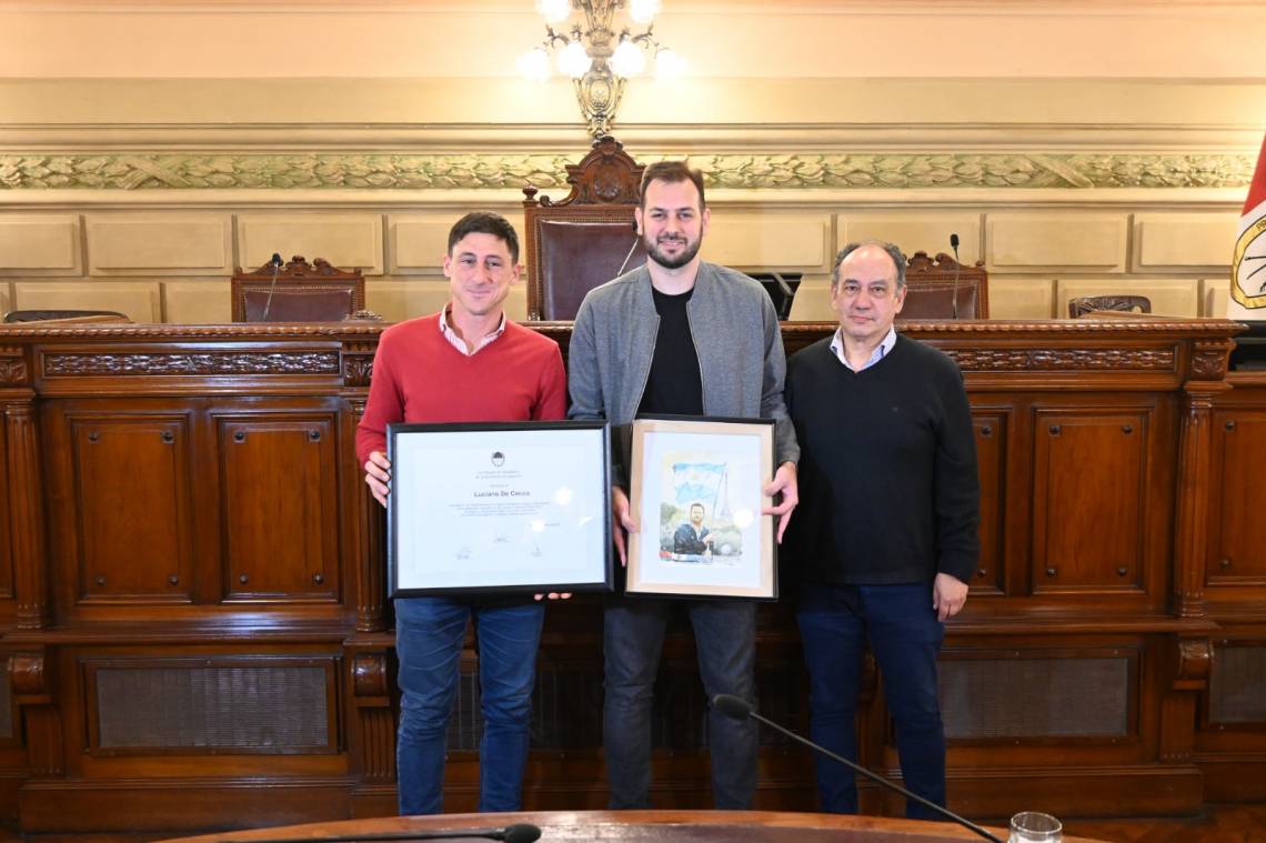 Homenajearon en el Senado provincial a Luciano De Cecco