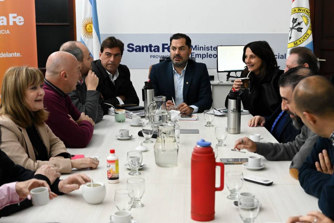 Provincia anunció que hubo acuerdo salarial con profesionales de la salud