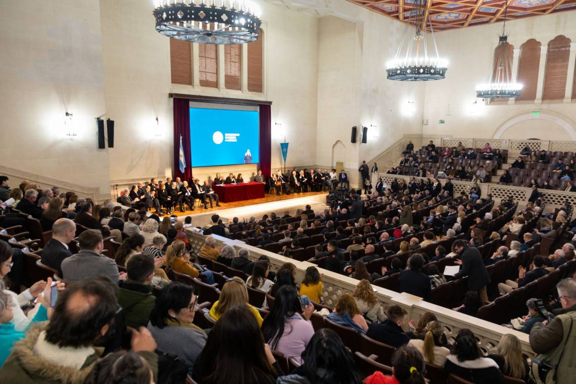 El acto se realizó en el Paraninfo de la UNL. (Foto: Prensa UNL)