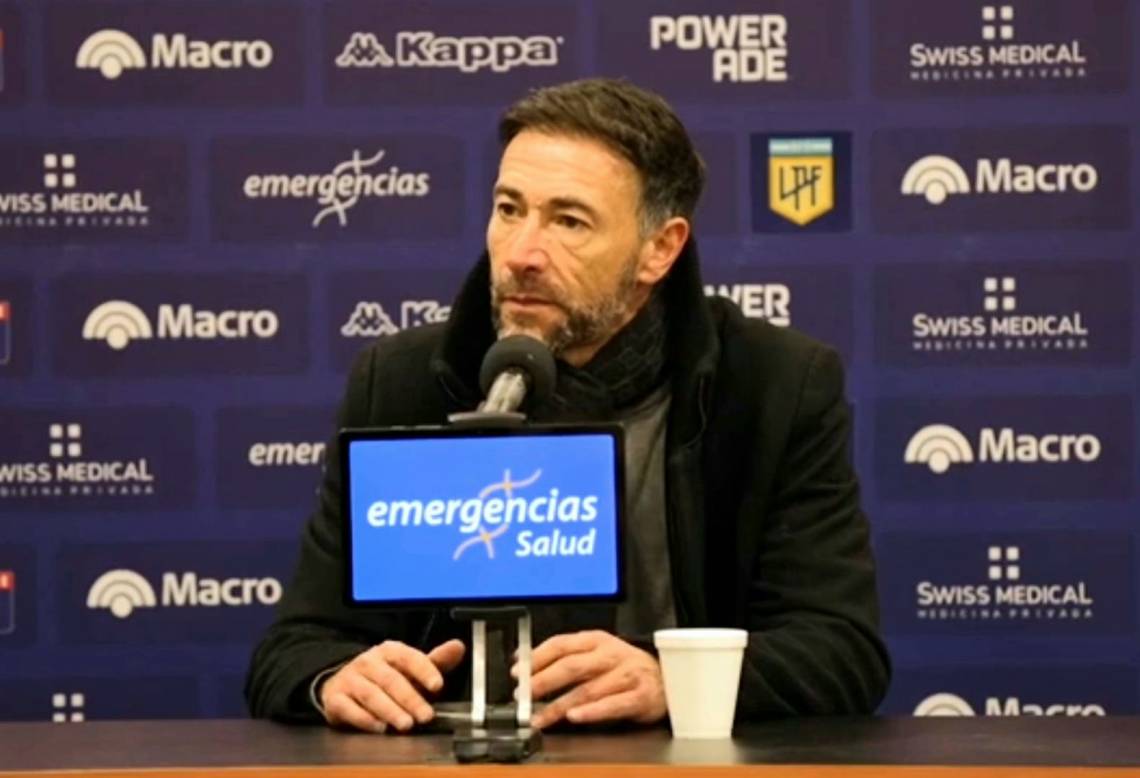 González, en la conferencia de prensa. 