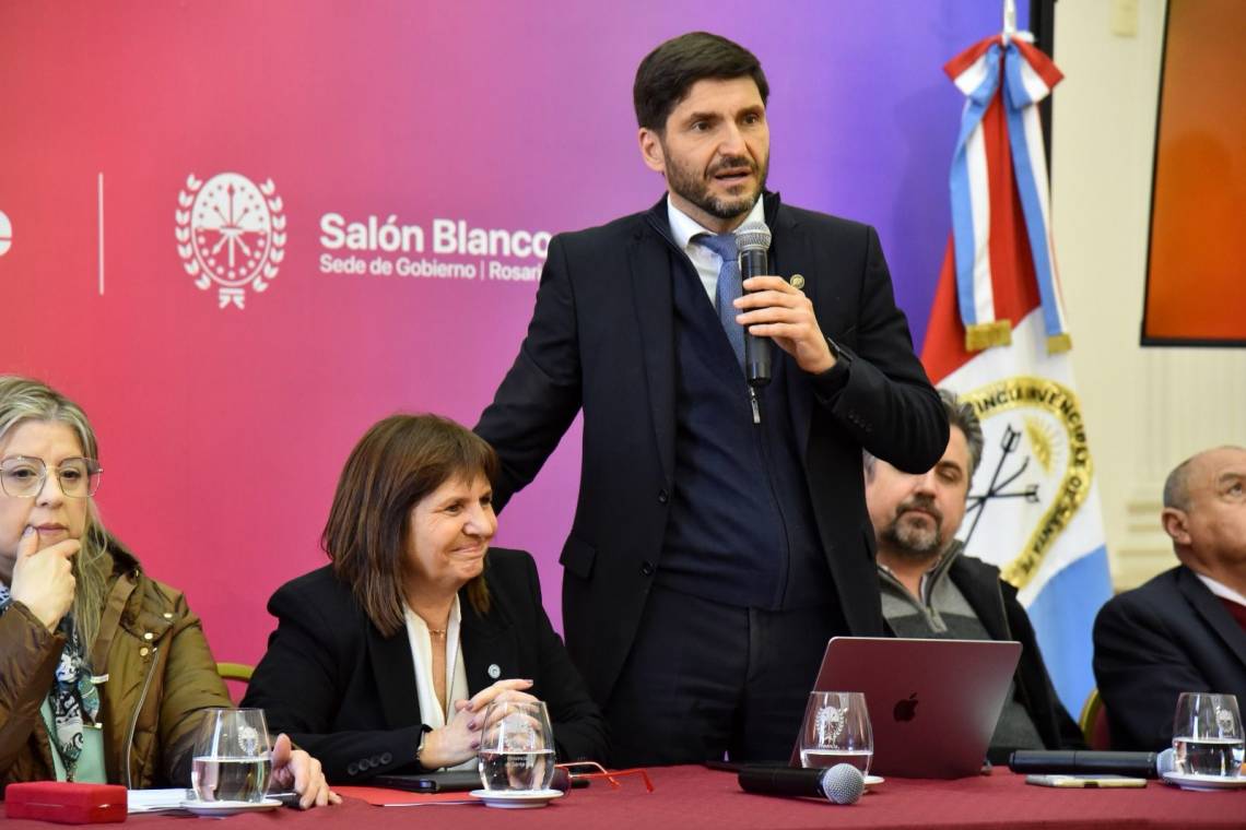 Pullaro junto a Bullrich, en Rosario. (Foto: GSF)