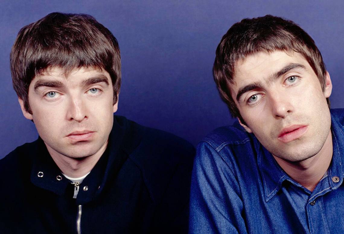 Los hermanos Noel y Liam Gallagher anuncian el regreso de Oasis trás 15 años separados.