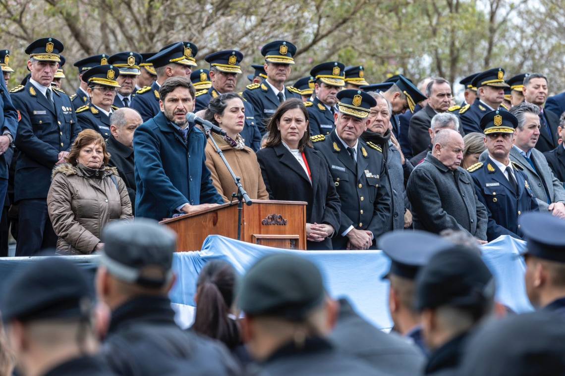 El gobernador encabezó el acto por los 160 años de la Policía de Santa Fe. (Crédito: GSF)