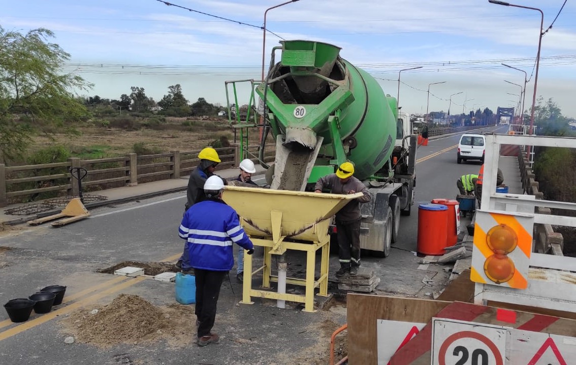 Trabajos de hormigonado en las ménsulas del puente, realizados ste miércoles 4 de septiembre. (Foto: Prensa Vialidad Nacional)