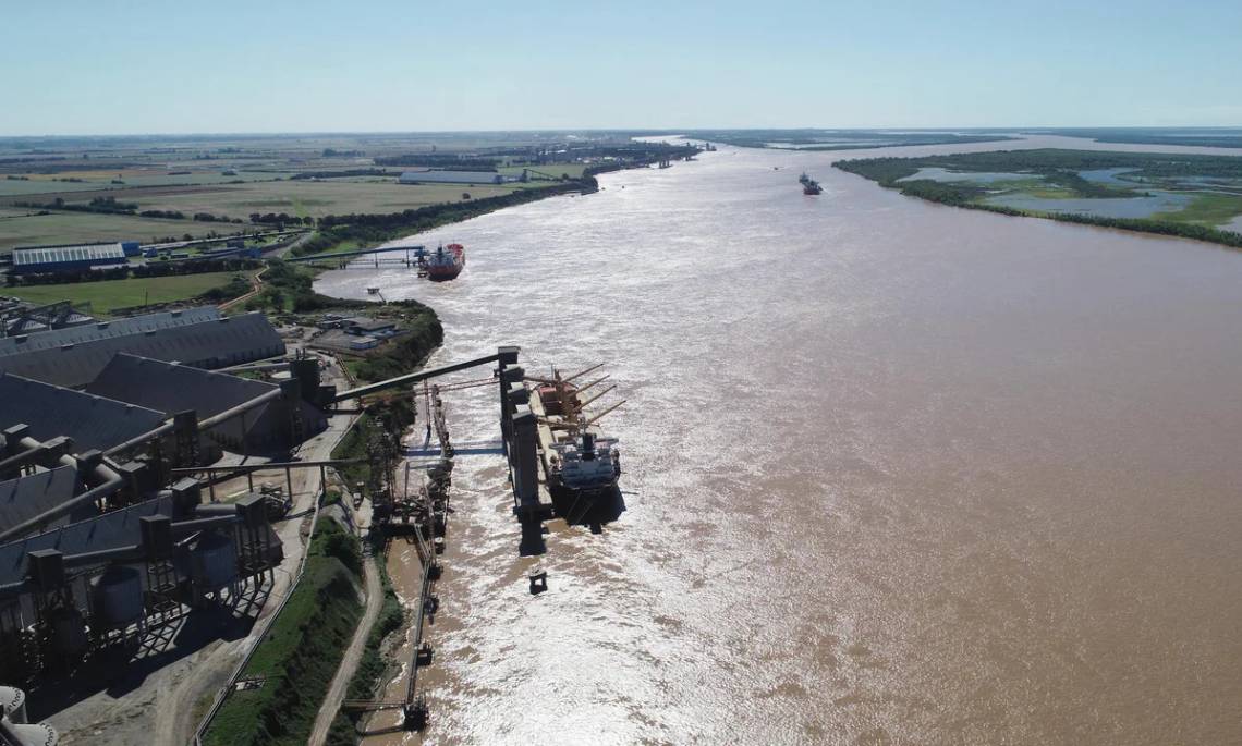 La hidrovía se encuentra afectada por la bajante del río Paraná.