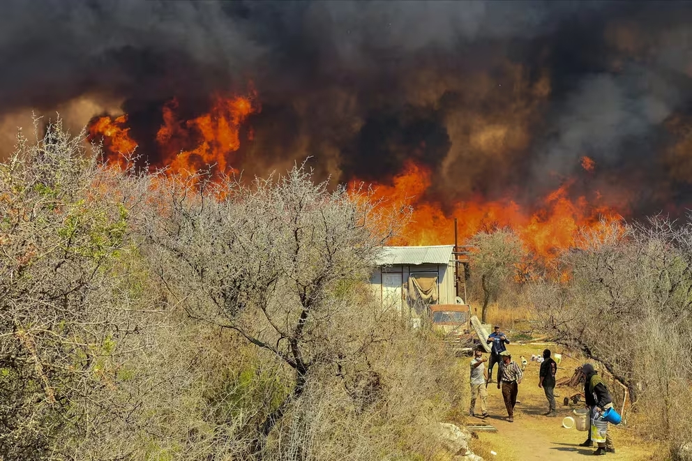 Incendios en Córdoba: se reavivaron otros dos focos y hay un segundo detenido