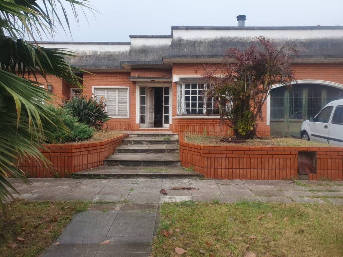 El ladrón ingresó tras romper el vidrio de una de las ventanas de la casa. (Foto: STD)