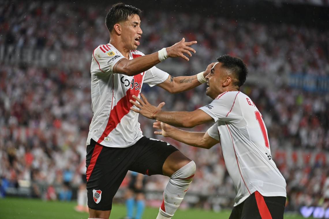 River goleó a Barracas Central y presiona a los líderes del torneo