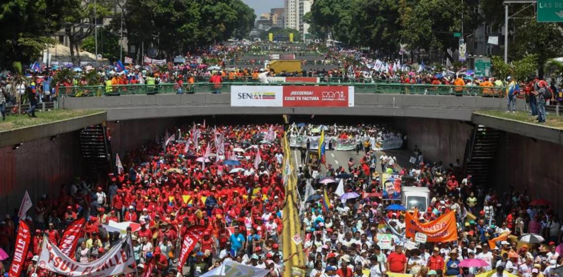 Miles de venezolanos respaldaron al gobierno.