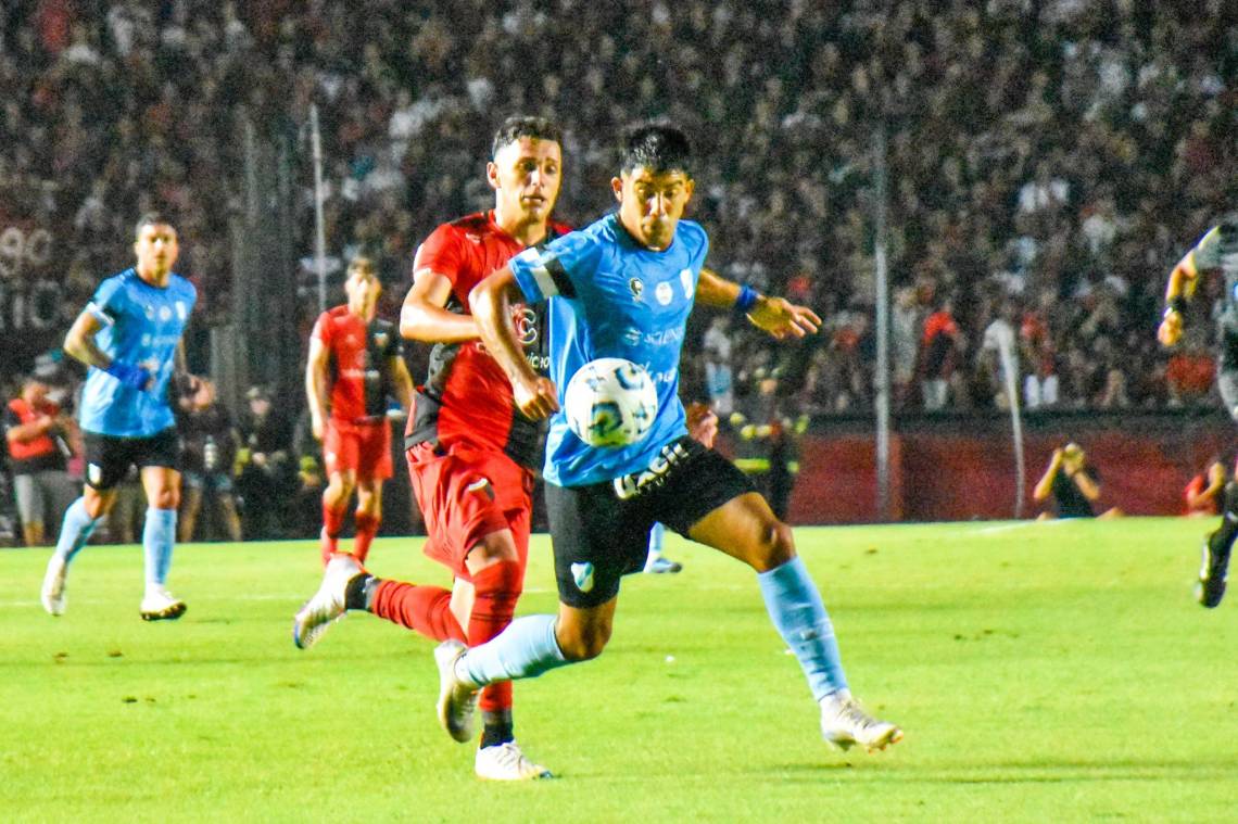 Colón no pudo con Temperley en su estreno en la Primera Nacional.