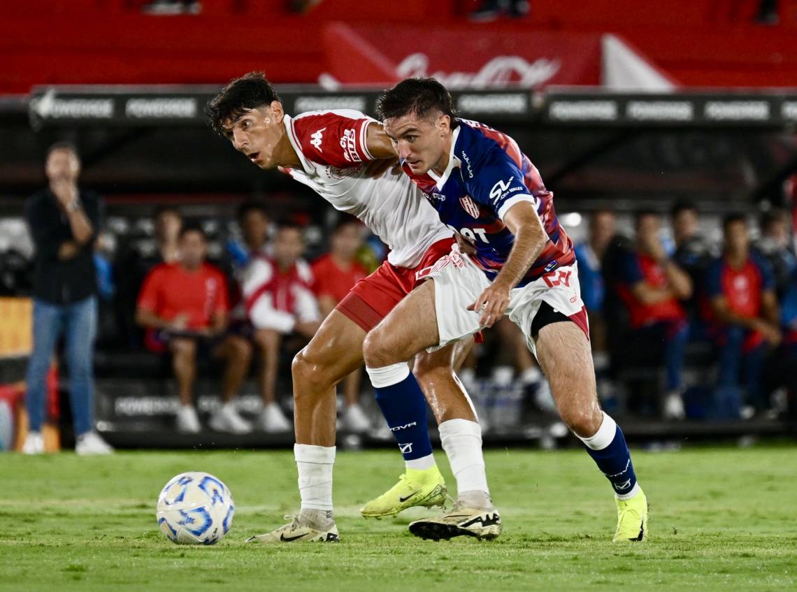 Unión cayó ante Huracán y sigue sin poder ganar en el Apertura. (Foto: Unión)