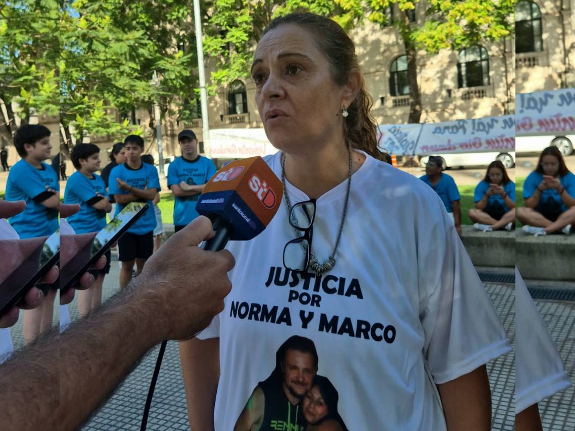 Carina Arias, este lunes por la mañana, durante la manifestación. (Foto: STD)