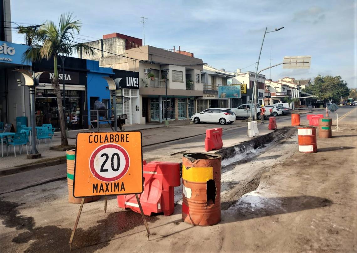 Vialidad Nacional removió el pavimento dañado en Avenida 7 de Marzo y este jueves continúan los trabajos