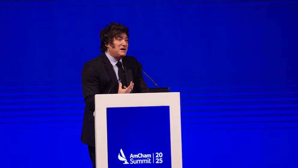 Milei pidió una alianza con el PRO para ganarle al kirchnerismo en Buenos Aires. (Crédito: Infobae)