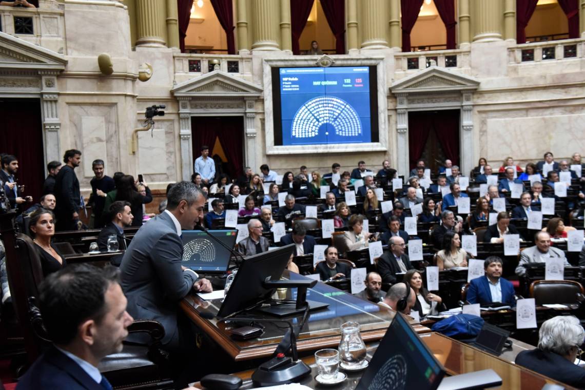 Diputados aprobó un aumento del 7,2% en jubilaciones y Milei anunció que vetará la ley
