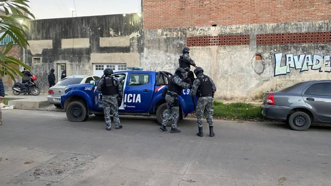 Detenidos, armas y droga: once allanamientos por la interna en la barra de Unión