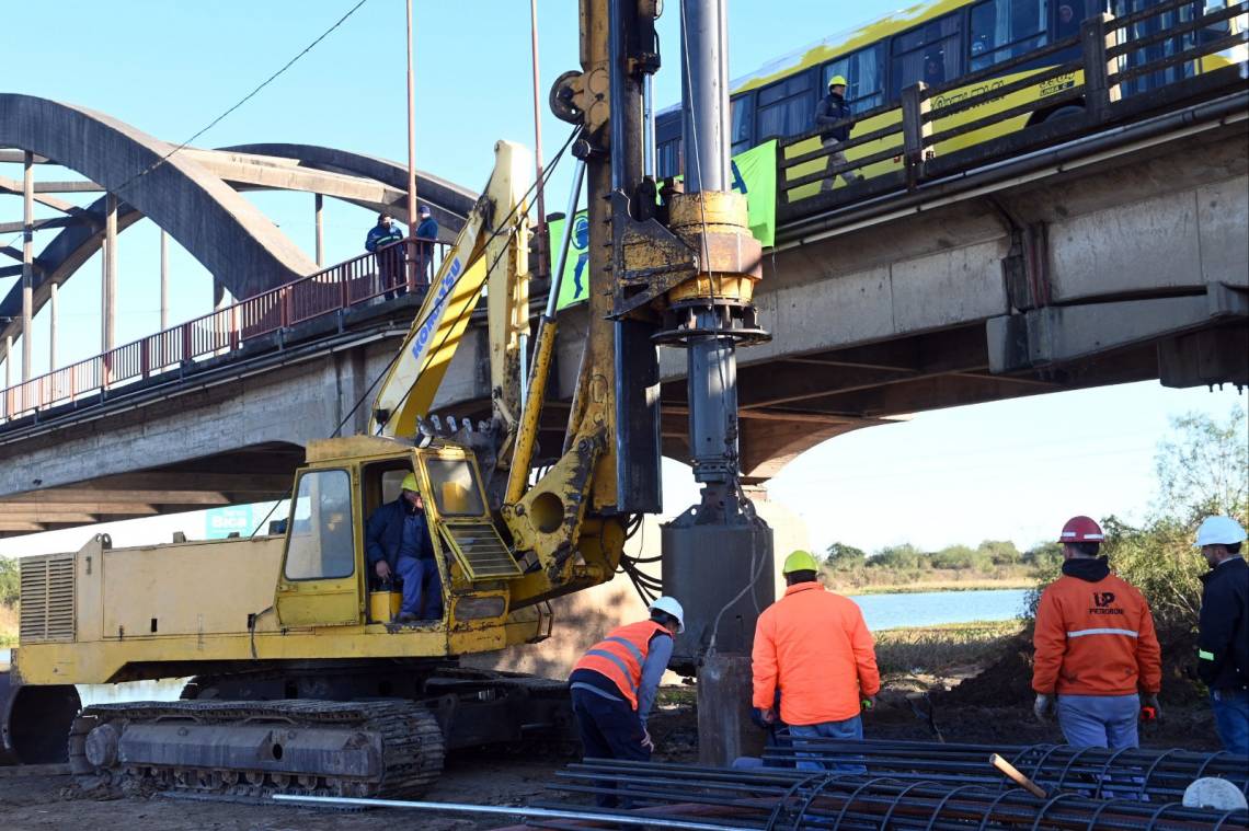 Tras el inicio de la colocación de los pilotes, cómo sigue la obra del nuevo puente