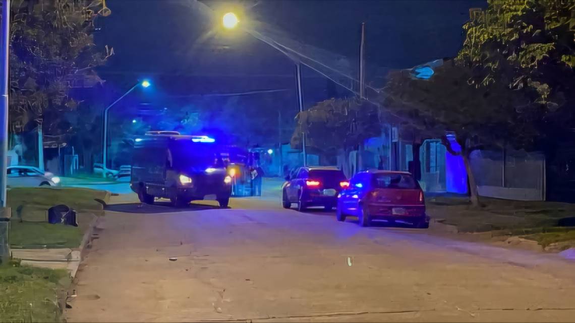 Investigan la muerte de un hombre hallado en la vía pública