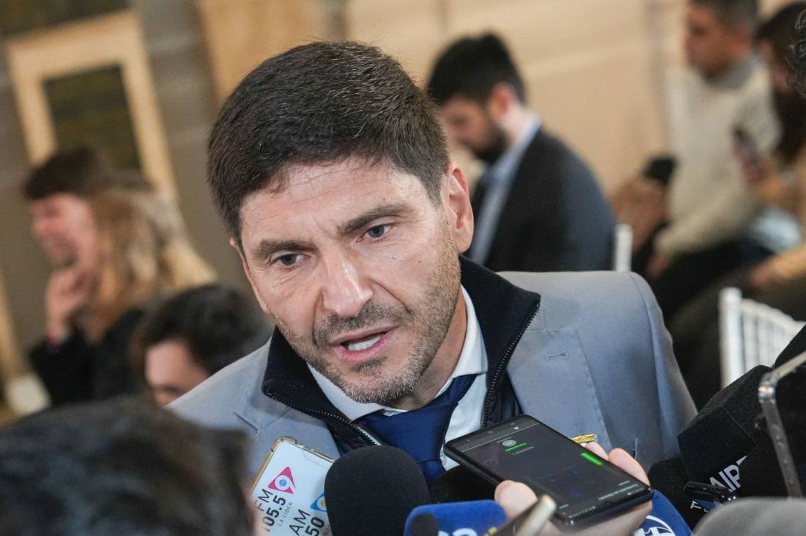 Pullaro adelantó que aspira a “una Constitución pensada para la gente” y que elimine “privilegios de la política”.