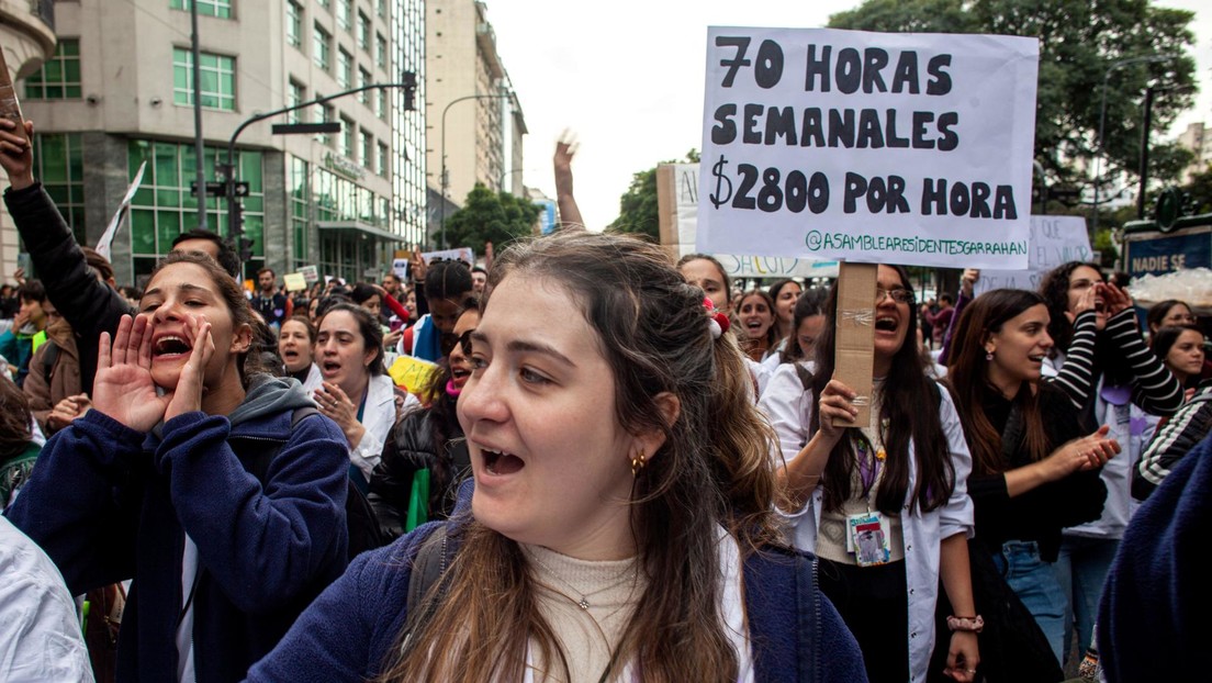 Los trabajadores del Garrahan realizarán la Caminata de las Velas en defensa del hospital. (Crédito: Roberto Almeida Aveledo)
