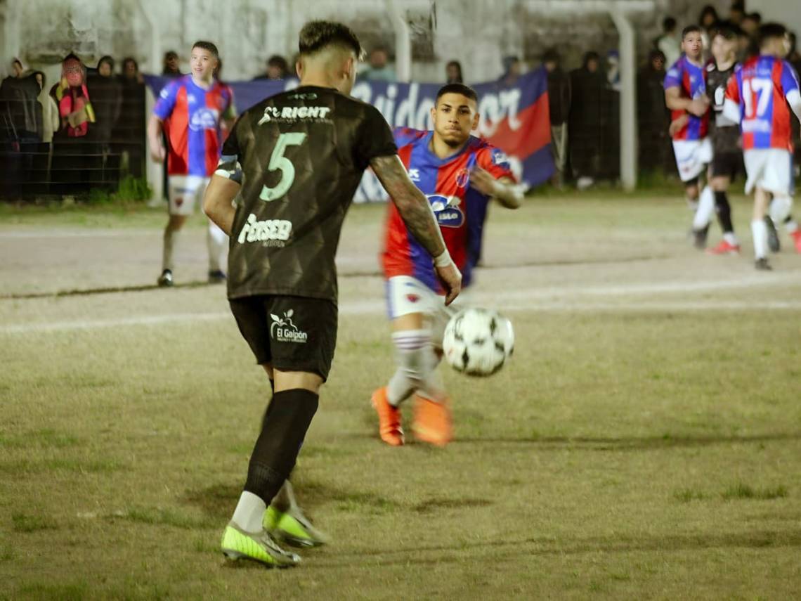 Liga Santafesina: Vecinal Gálvez y Academia igualaron 1 a 1
