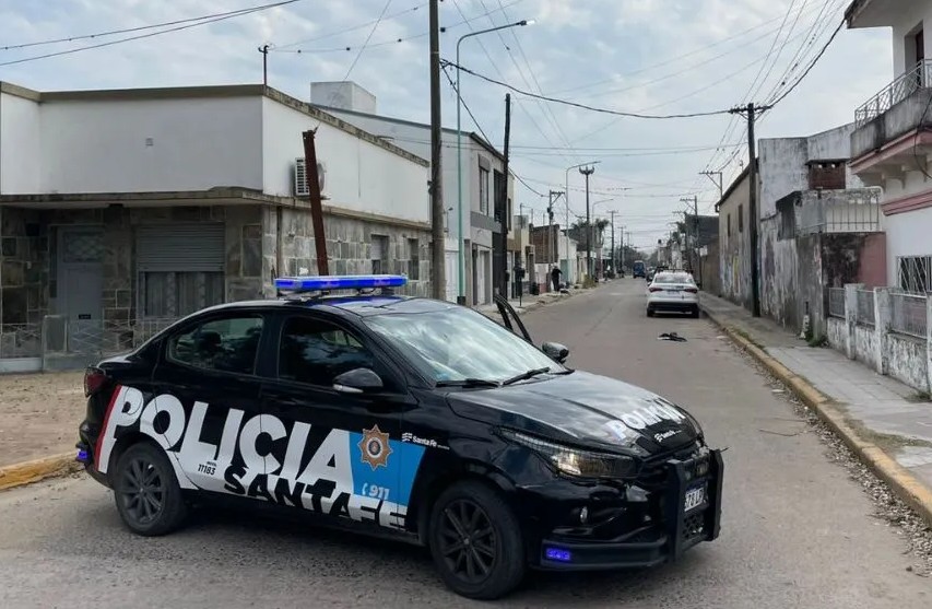 Tragedia en la ciudad: un hombre murió tras caer del techo de una vivienda