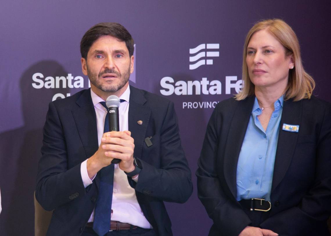 Pullaro, junto a la vicegobernadora Gisela Scacglia. (Foto: GSF)