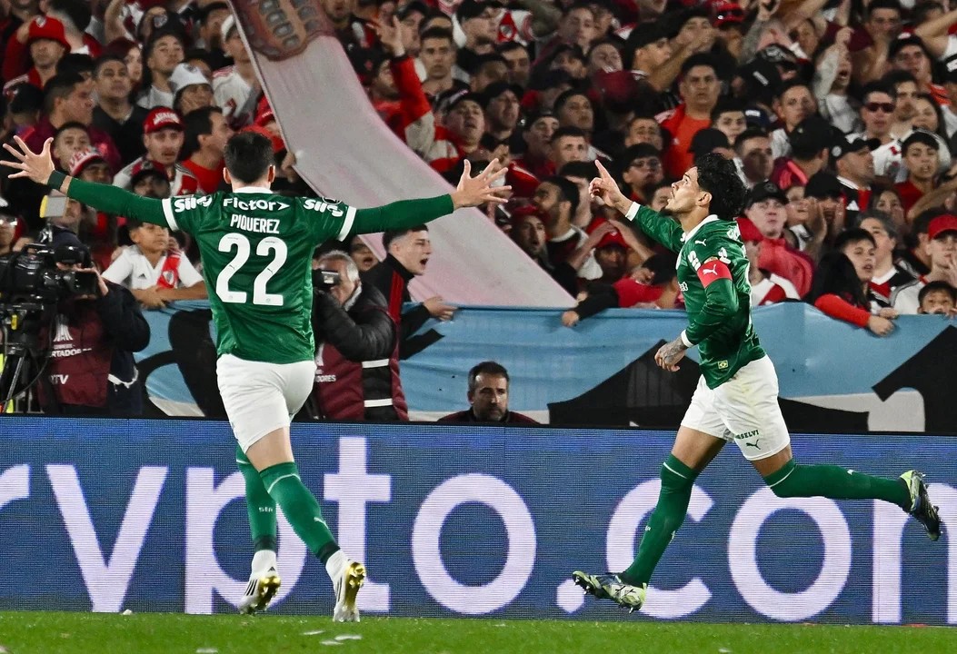 El paraguayo Gustavo Gómez festeja su gol para el 1-0 de Palmeiras. (Foto: NA)