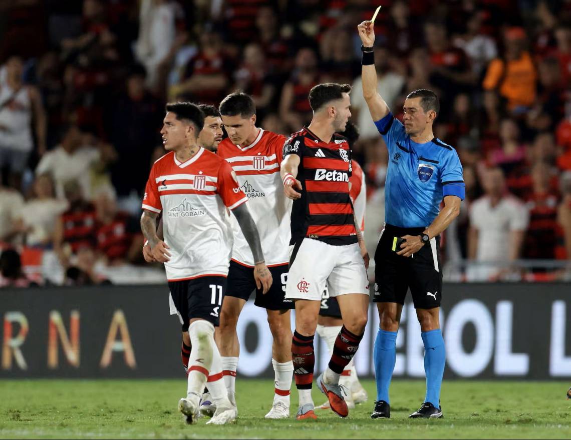 Estudiantes perdió en Brasil y buscará la remontada en La Plata.