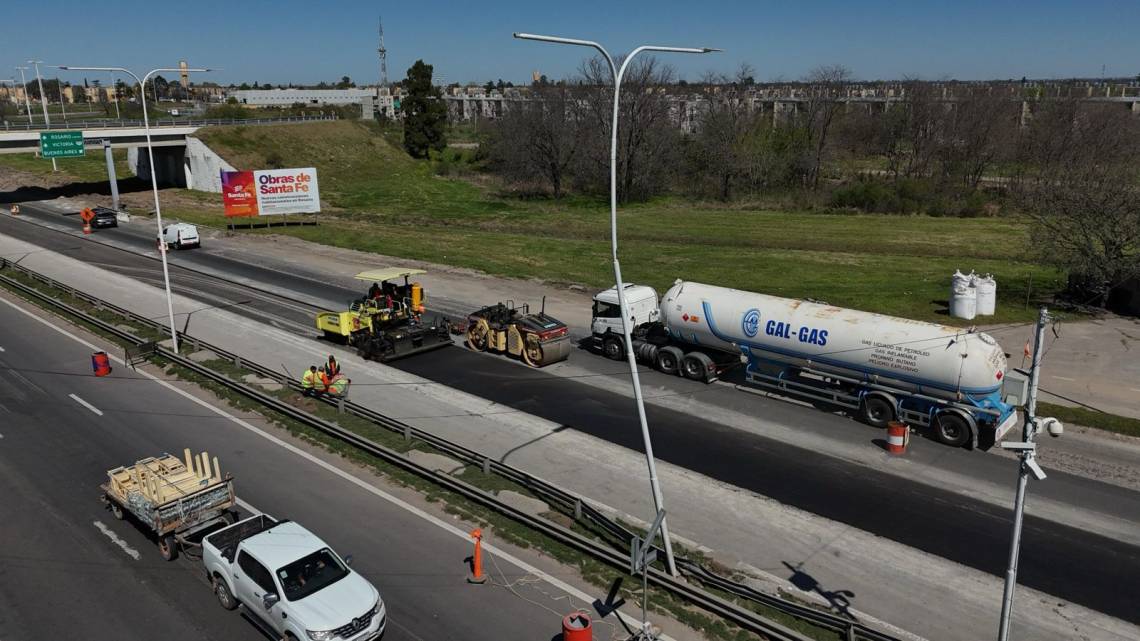 Avanza la construcción del tercer carril de autopista, que ya tiene 40 % de ejecución