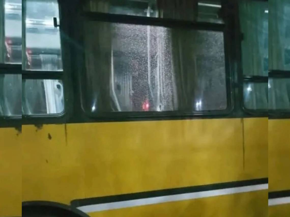 Atacaron un colectivo de Continental en la Ruta 1 y un pasajero resultó herido