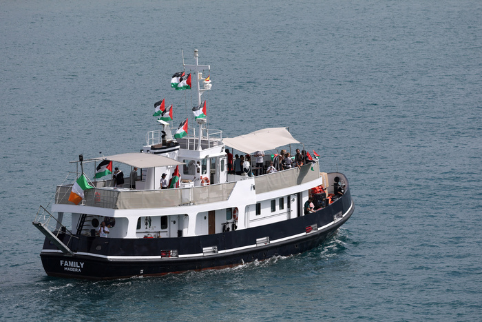 Israel interceptó una flotilla humanitaria que se dirigía a Gaza y trasladó los barcos a su territorio