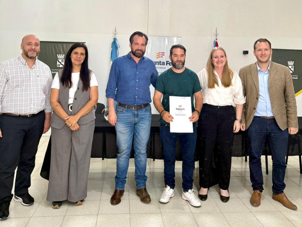 Entregaron nuevas escrituras para familias santotomesinas. (Foto: MST)