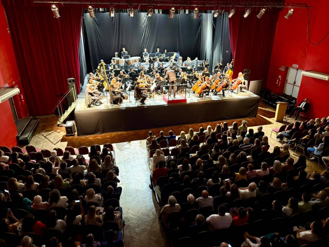 La Orquesta Sinfónica Provincial ofreció un concierto a sala llena en el Centro Cultural