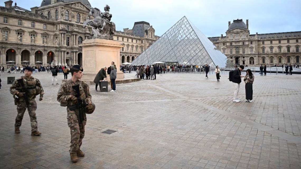 El Museo del Louvre estimó que las joyas robadas valen más de U$S100 millones