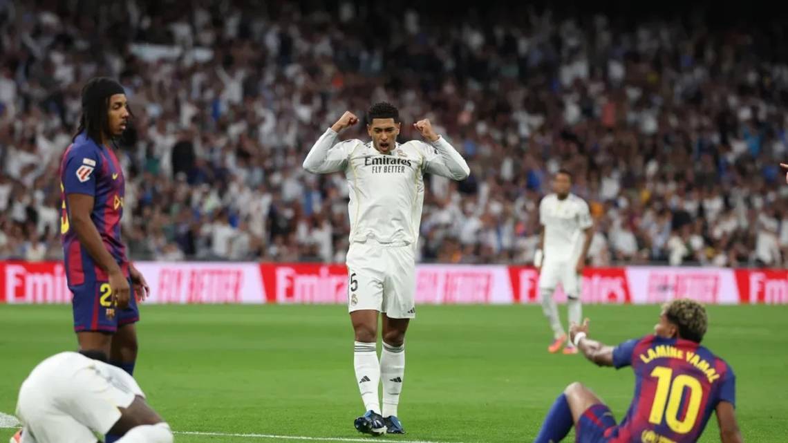 Real Madrid venció al Barcelona por la Liga de España.