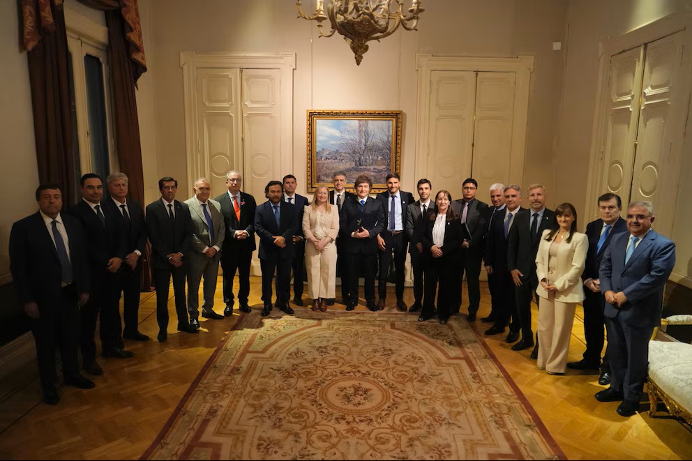 En Casa Rosada, Milei expuso su plan de reformas y escuchó reclamos por fondos provinciales