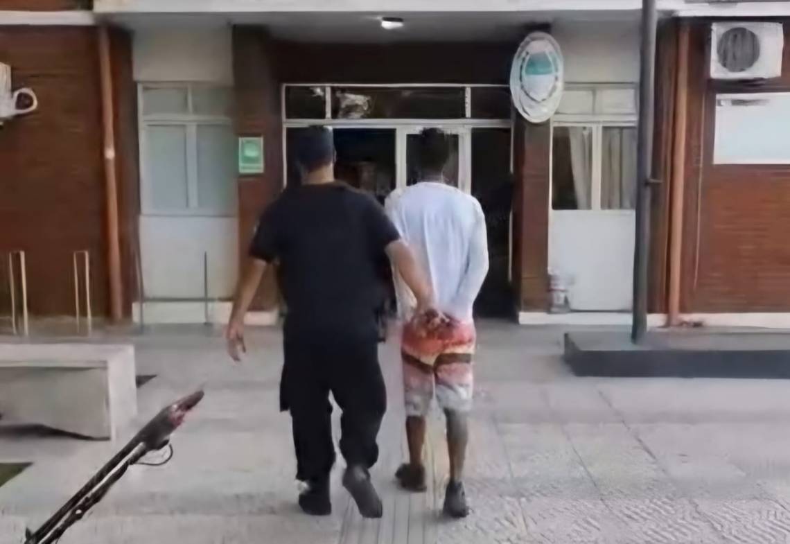 Entró a robar una casa, intentó escapar y fue aprehendido por el Comando Radioeléctrico