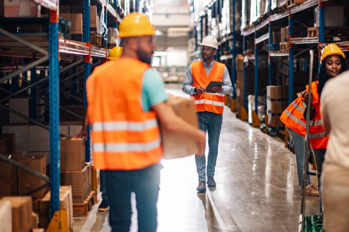 La actividad económica creció 0,5% en septiembre y acumuló un alza de 5,2% en el año