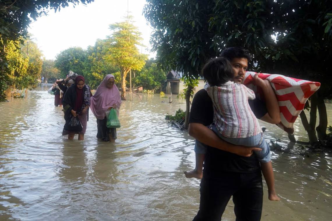 Indonesia bajo el agua: más de 300 muertos y miles de evacuados por las lluvias