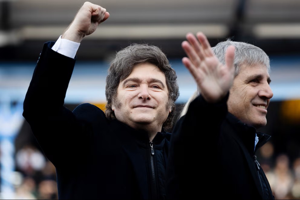 La Argentina volvió al mercado de deuda: Caputo colocó un bono en dólares por USD 1.000 millones