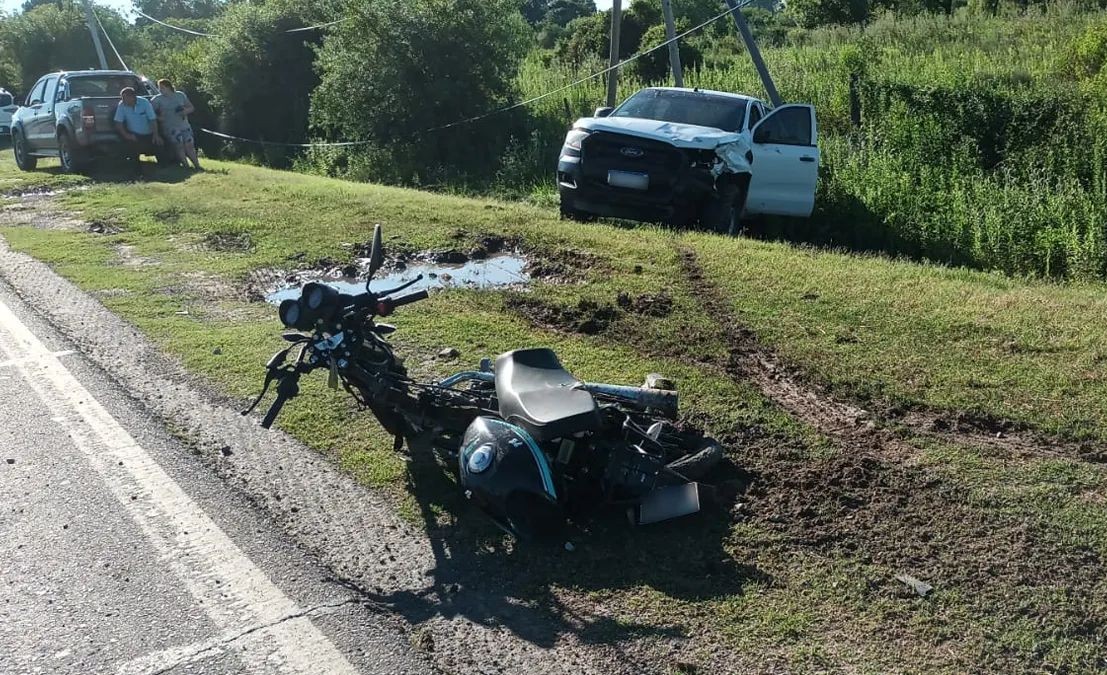 Un motociclista murió tras un fuerte choque con una camioneta en la Autovía 19