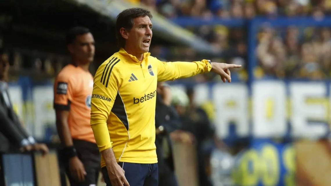 Claudio Úbeda fue ratificado por Riquelme y seguirá al frente de Boca en el año del regreso a la Libertadores.
