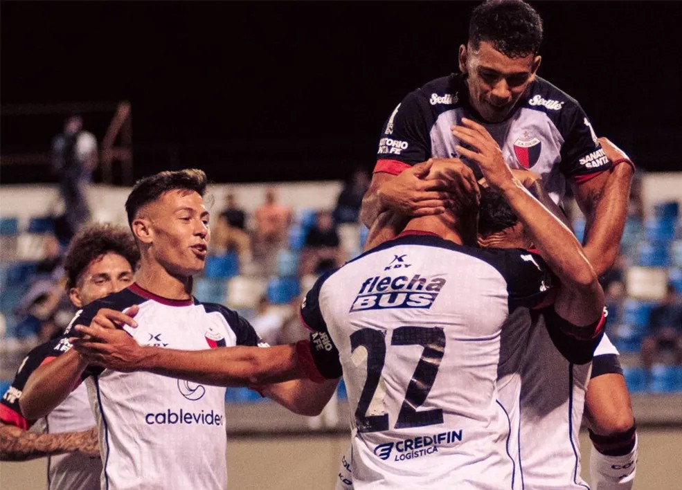 Buen comienzo de pretemporada para Colón: triunfo 2-0 en Uruguay