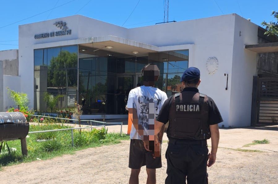 Detuvieron a un hombre por amenazar a su hermana con incendiarle la casa