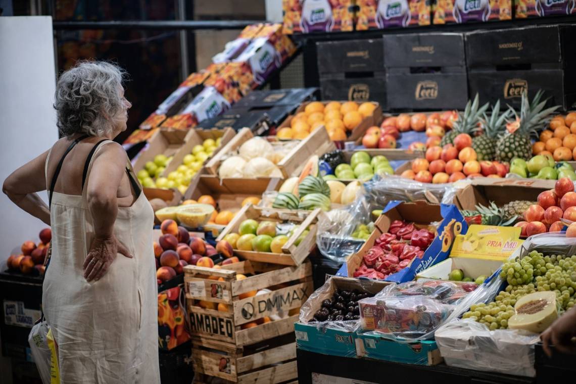 Los alimentos sostienen su ritmo de aumentos y se proyecta inflación por encima del 2% en enero