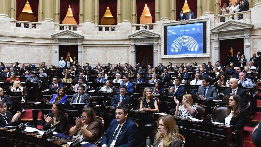 El gobierno espera que el Congreso apruebe temas clave, como la ley penal juvenil y la reforma laboral, antes del inicio del período ordinario