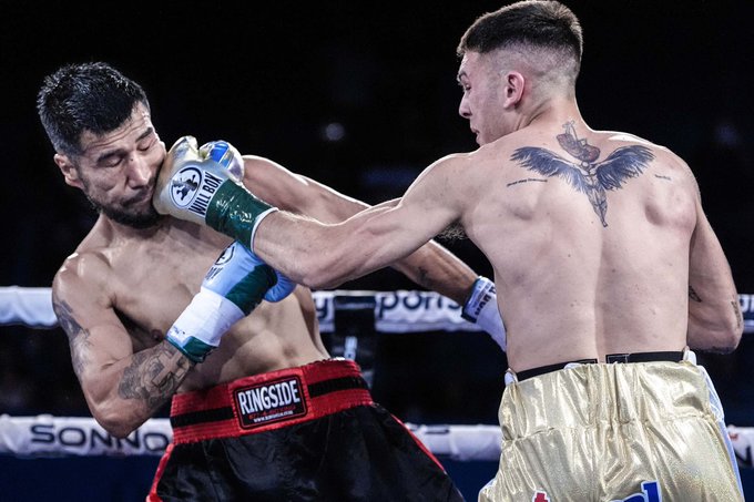 El Rusito Crenz se lució ante el mexicano Quezada en el ring del Estadio de la Federación Argentina de Box.